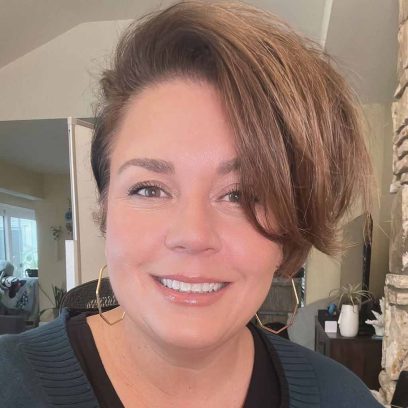 Short Hairstyles For 50 Year Old Women Instantly Freshen Up Your Look - 97yx74z