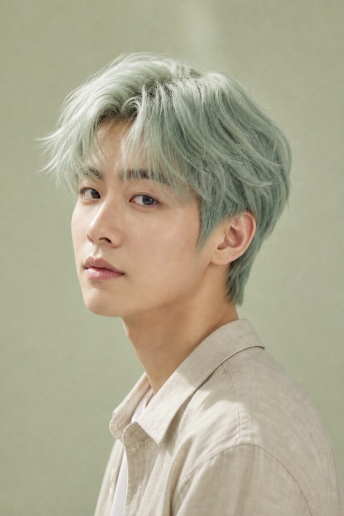 SUGA’s Mint Green Hair